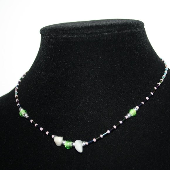 Beautiful glass and stone necklace 16"